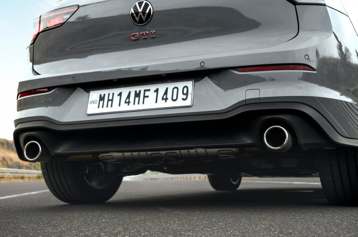 Volkswagen Golf GTI dual exhaust tips 