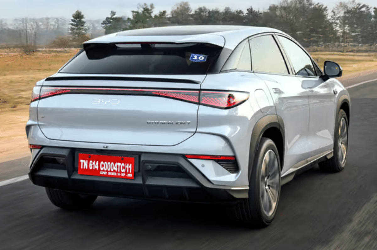 BYD Sealion 7 electric SUV in motion