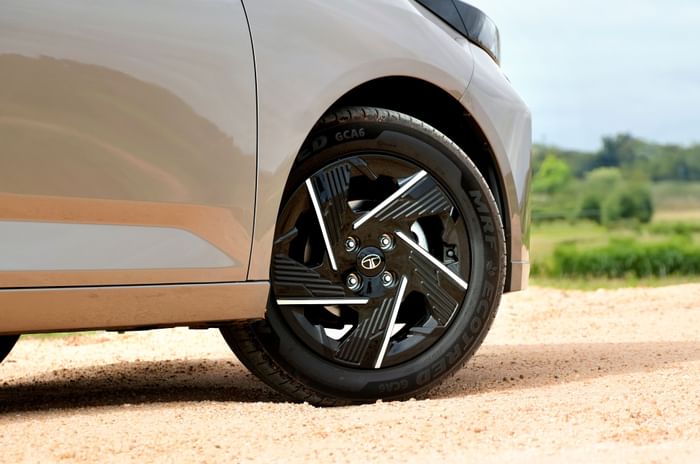 2025 Tata Altroz 16-inch alloy wheels 2025 Tata Altroz 16-inch alloy wheels