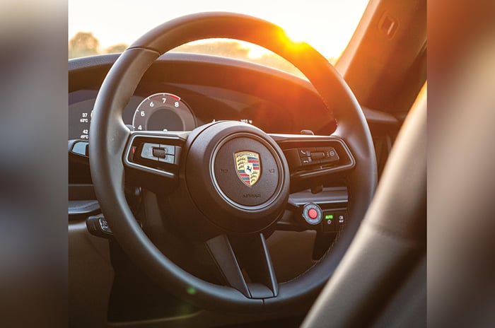 Porsche 911 Carrera side profile 