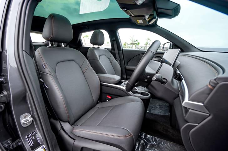 Vinfast VF 6 front seats 