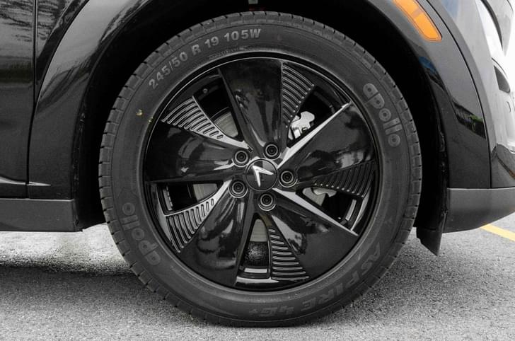 Vinfast VF7 wheel size