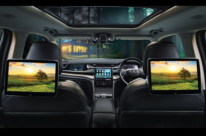 Jeep Grand Cherokee Signature Edition rear infotainment touchscreens