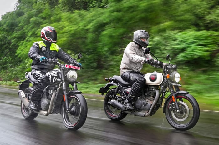 Royal Enfield Hunter 350 Vs Triumph Speed T4 Comparison Review