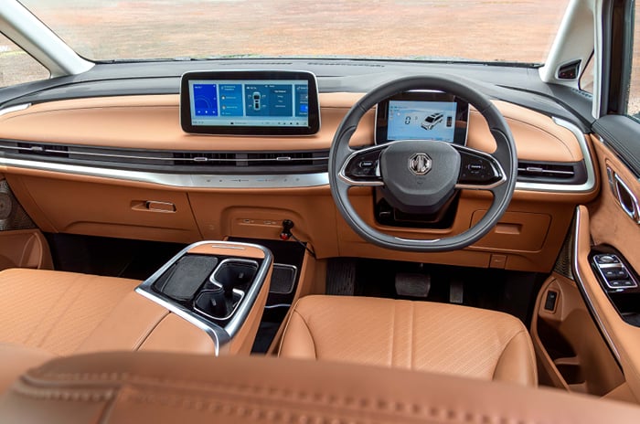 MG M9 interior dashboard 