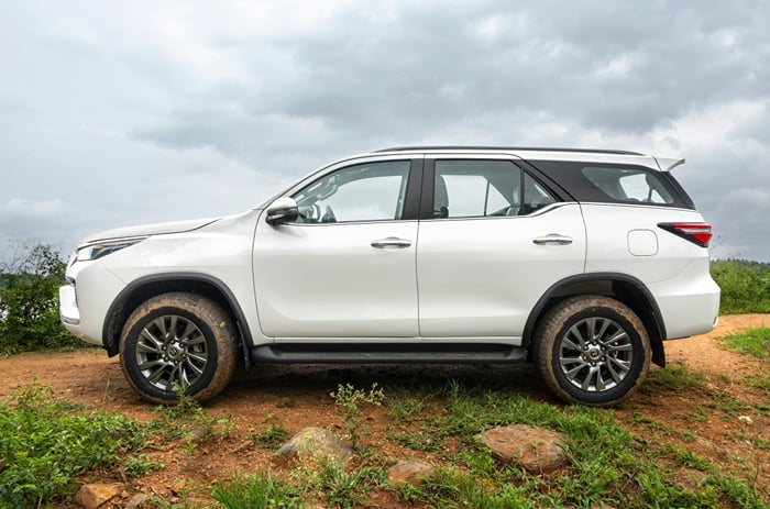 Toyota Fortuner mild hybrid diesel side static 
