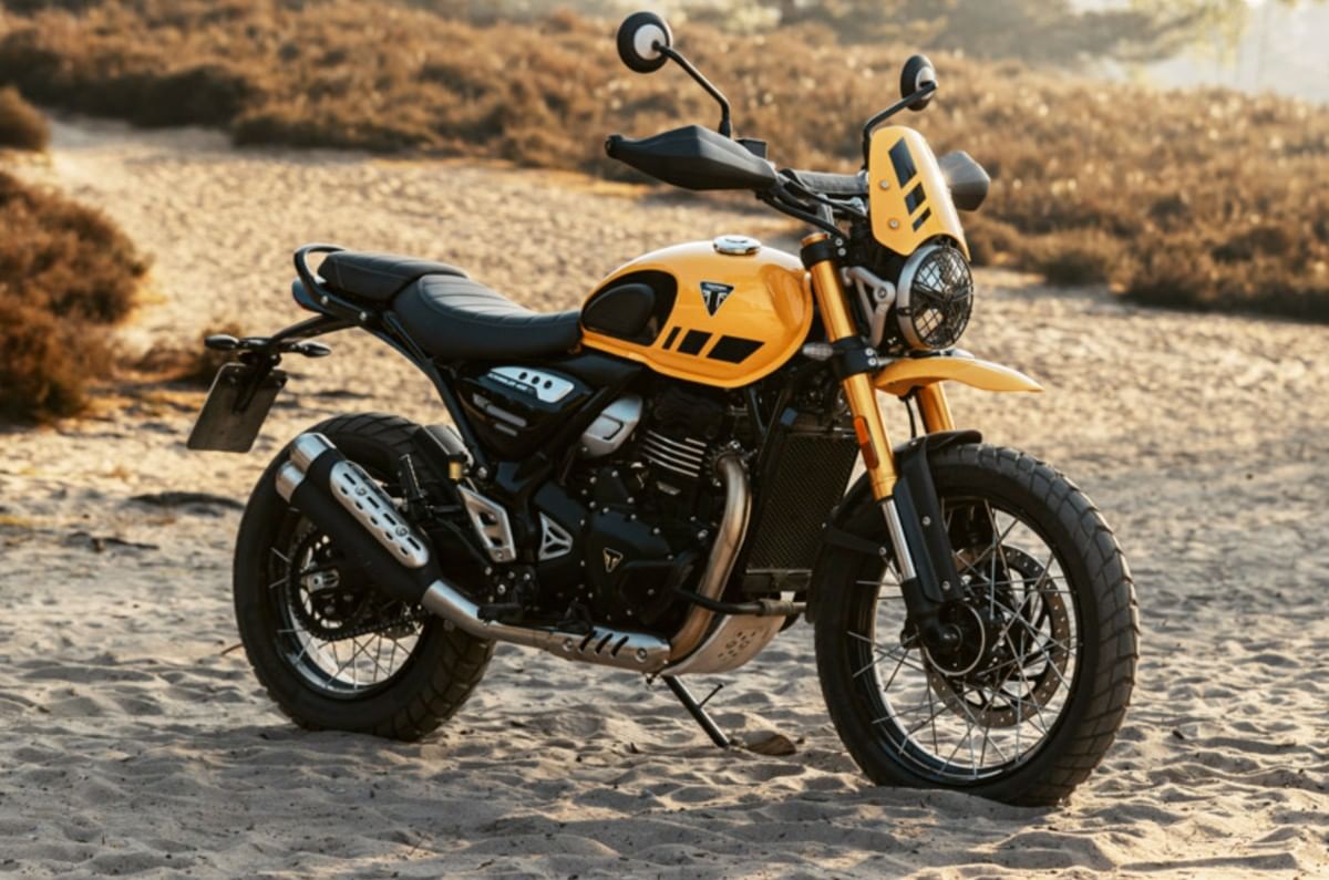 Triumph Scrambler 400 XC front right static in field