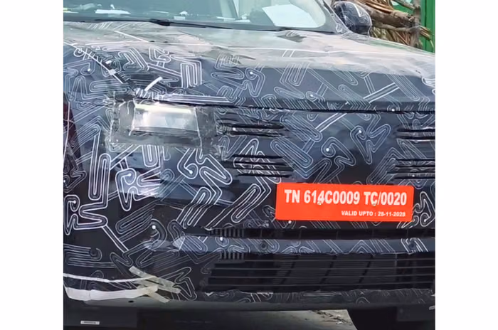 New Nissan SUV spied front grille and bumper