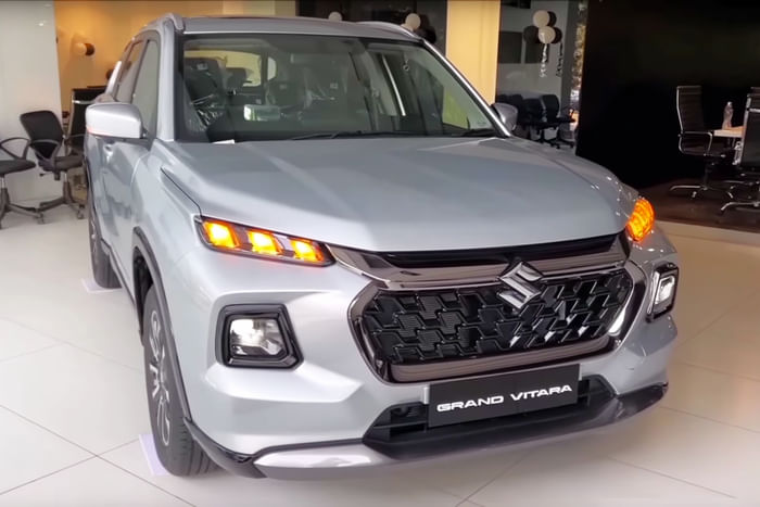 maruti suzuki grand vitara in showroom