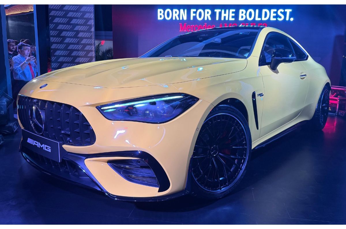 Mercedes CLE 53 AMG front quarter static 