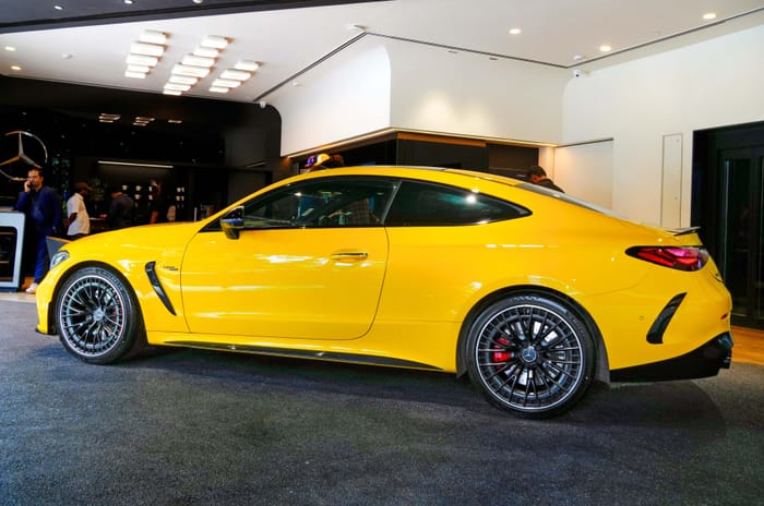 Mercedes-AMG CLE 53 Coupe side profile static 