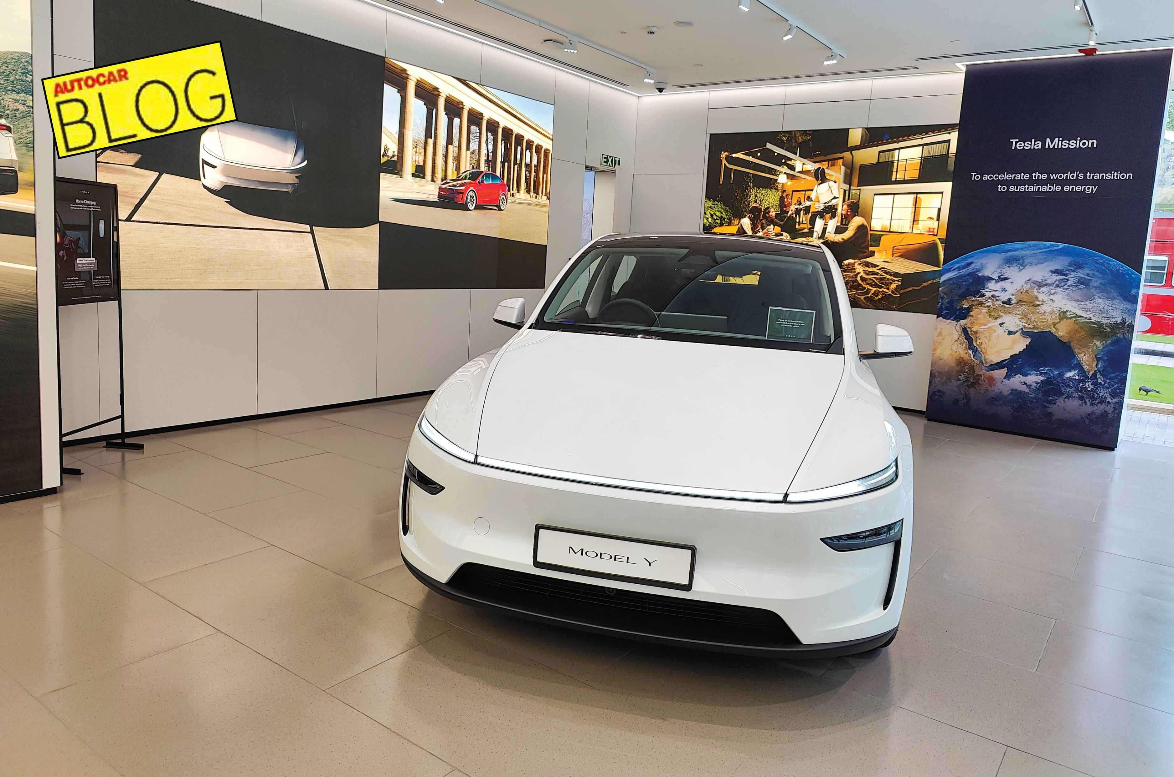 The showroom is far too plain and simple.