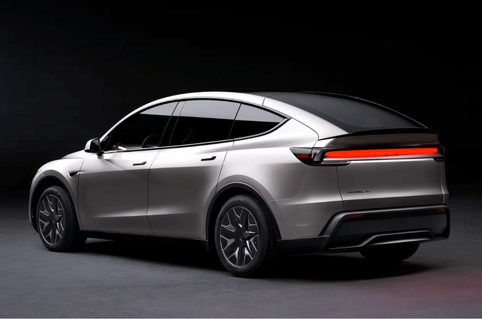 Tesla Model Y L 6 seater