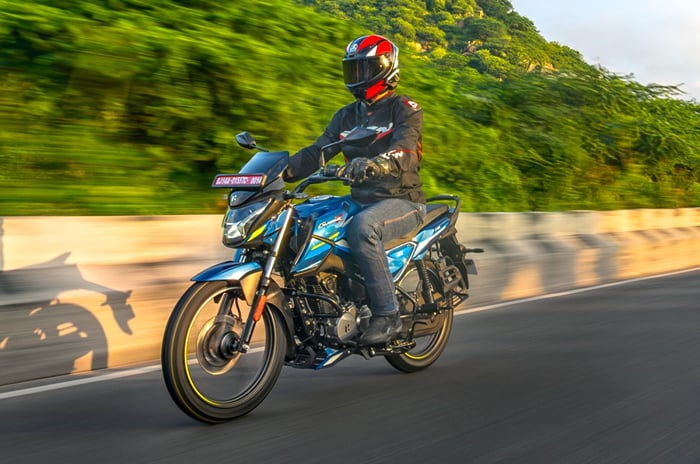 Hero Glamour X review: Working class hero Hero Glamour X front left riding shot on highway