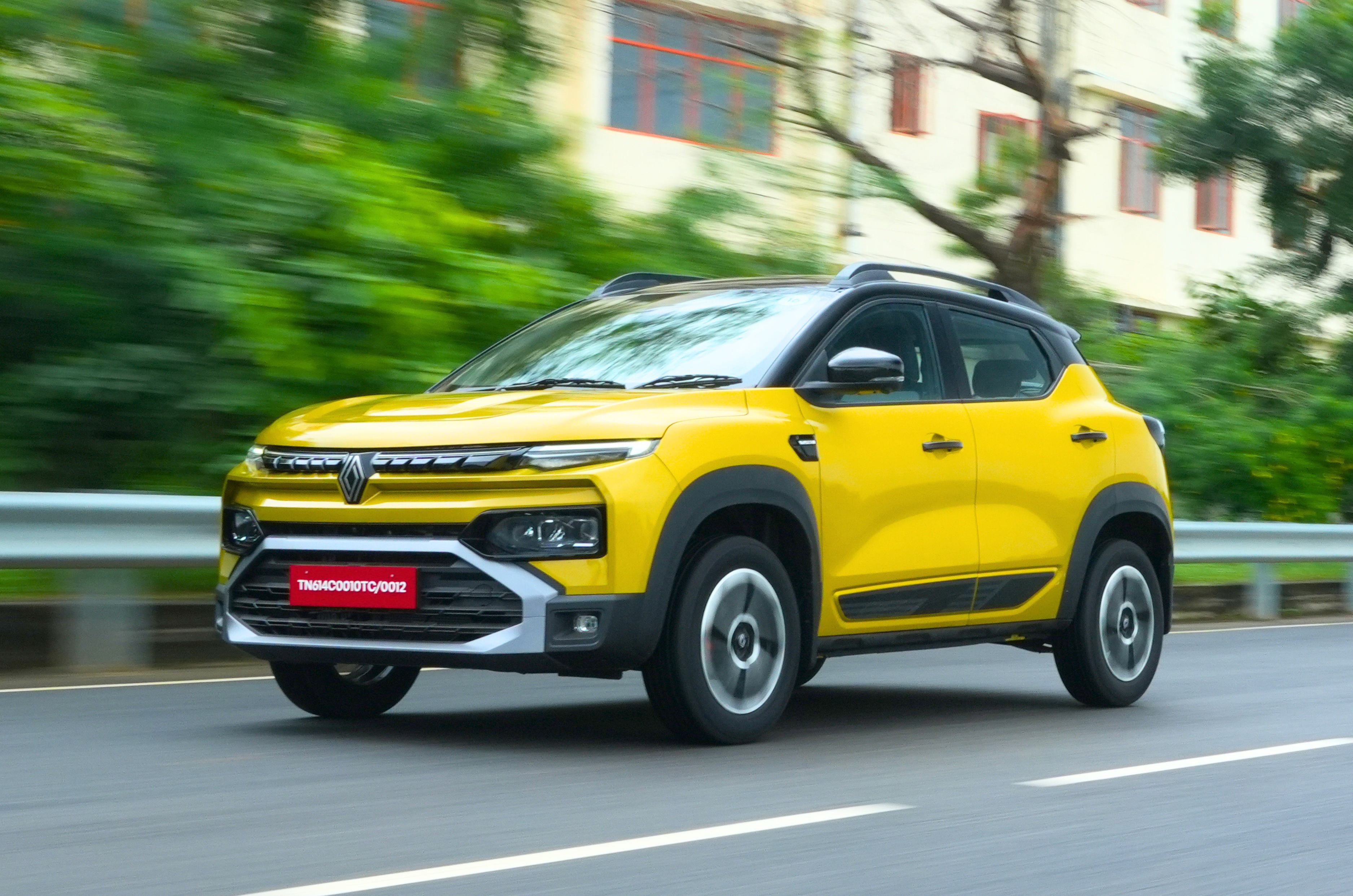 Renault Kiger front quarter tracking