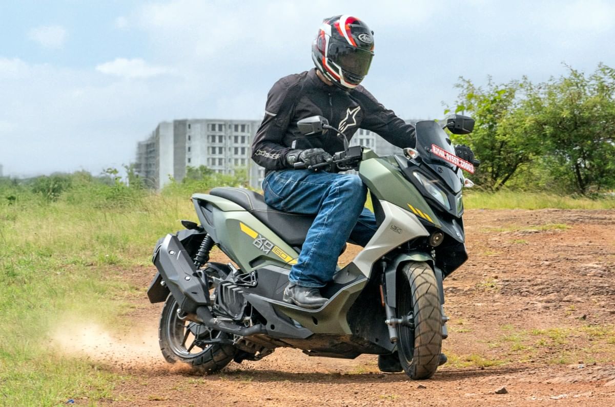 Hero Xoom 160 off road drift front right side riding shot