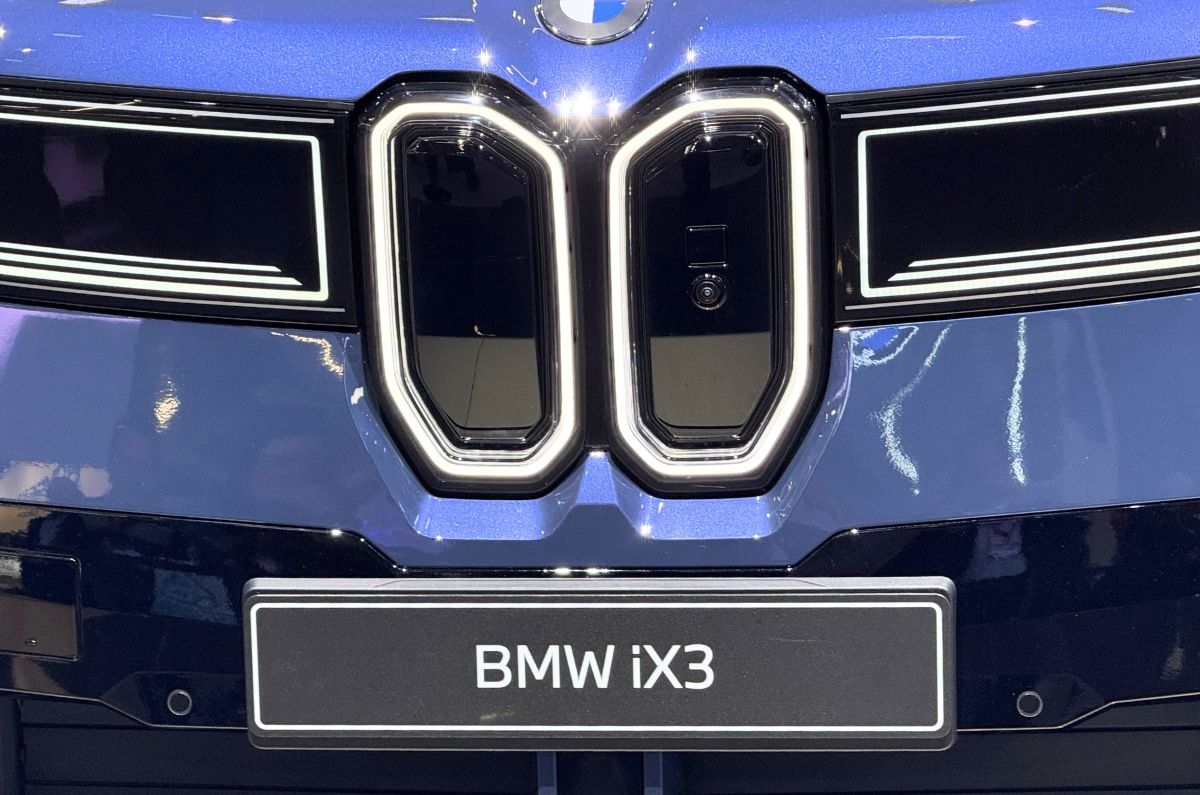 BMW shrinking its grille