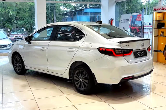 Honda City, Elevate get discounts of up to Rs 1.32 lakh t...