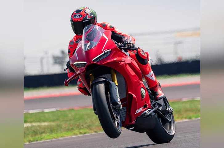 2026 Ducati Panigale V4 R revealed with 239hp