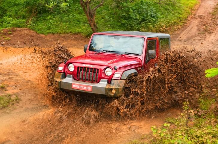 2025 Mahindra Thar water wading and splashing