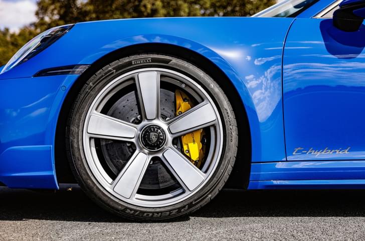 2025 Porsche 911 Turbo S alloy wheel