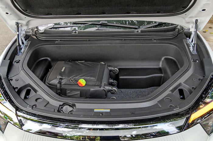Mahindra XEV 9S frunk