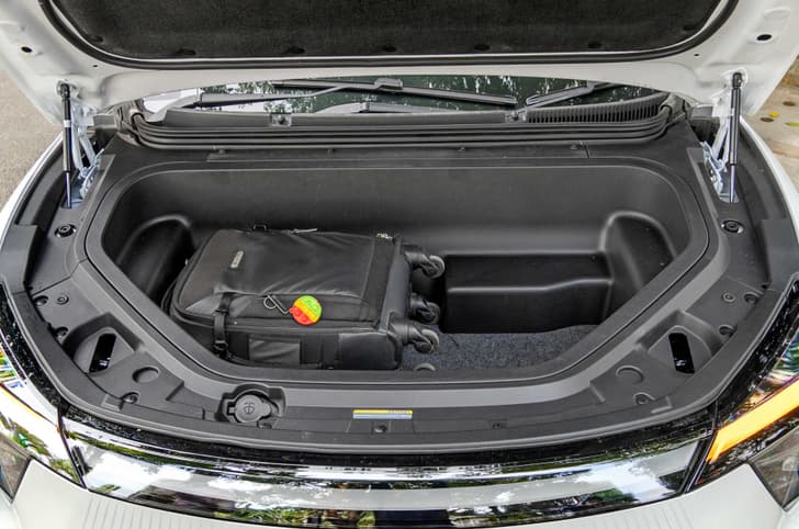 Mahindra XEV 9S frunk