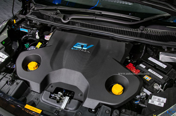 Tata Nexon EV Max Dark gets new 10.25-inch touchscreen