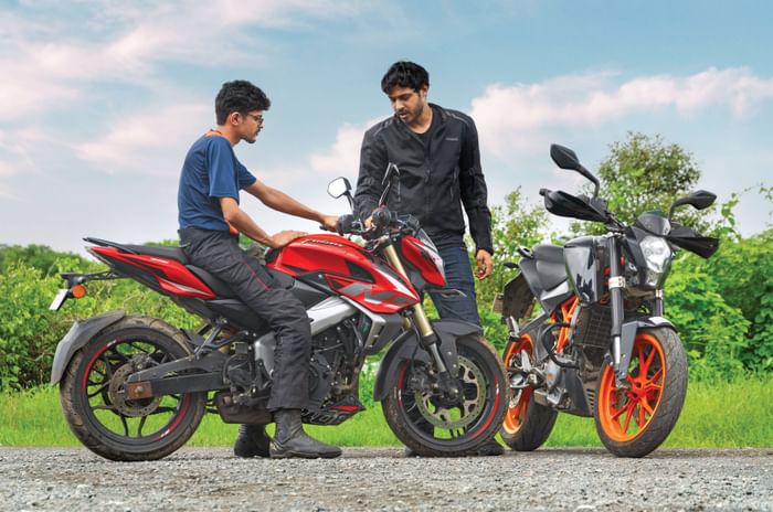 Pulsar NS 400Z Vs 390 Duke Gen 1: New school meets the school
