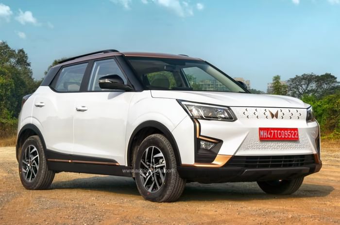 mahindra XUV400 front mahindra XUV400 front