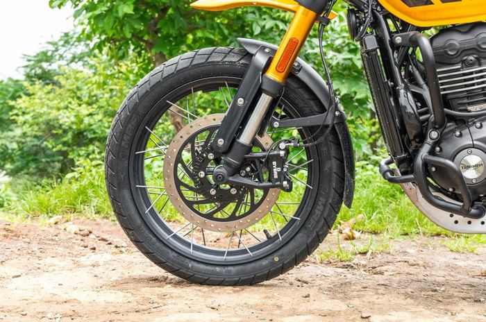 Triumph Scrambler 400 XC front wheel
