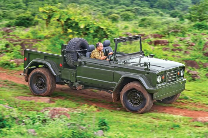 Kia KM450 army truck driven: Kia's real badass