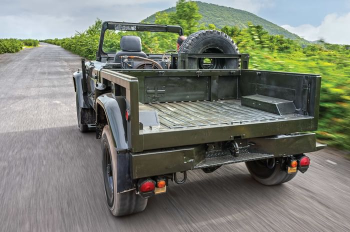 Kia KM450 army truck driven: Kia's real badass