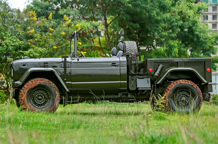 Kia KM450 army truck driven: Kia's real badass