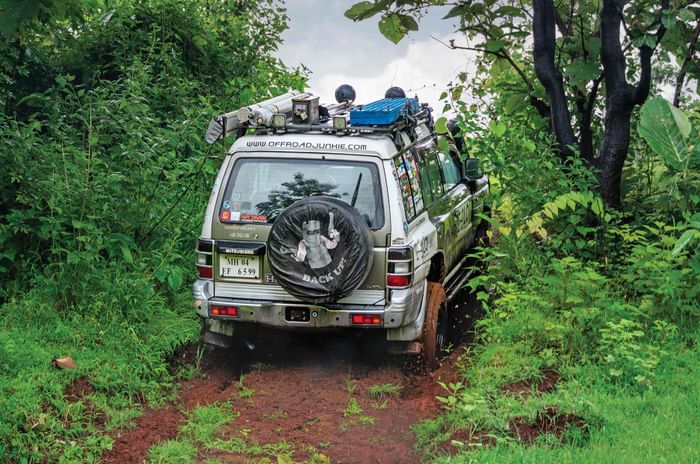 Off roading modern classic SUVs: old school cool
