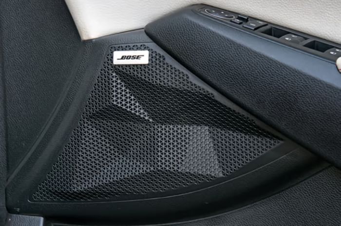Kia Seltos Bose speakers