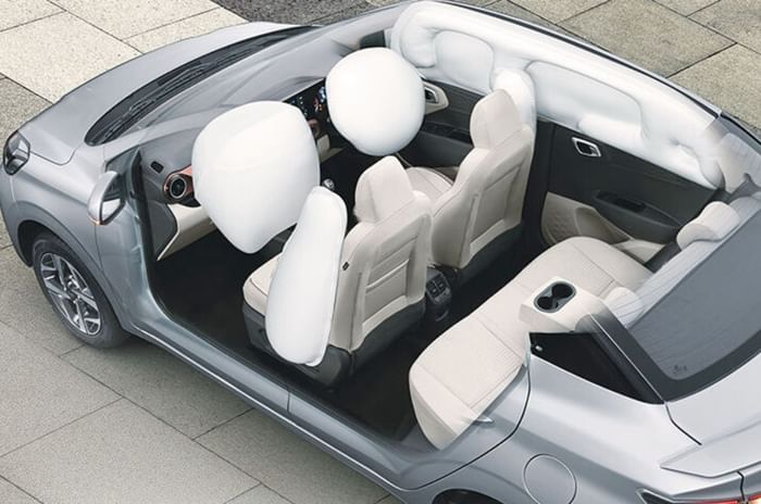 Hyundai Aura 6 airbags