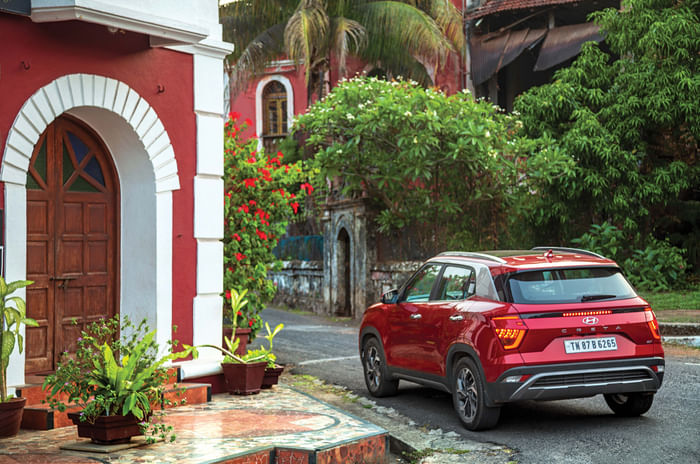 Hyundai Creta - Paws and effect