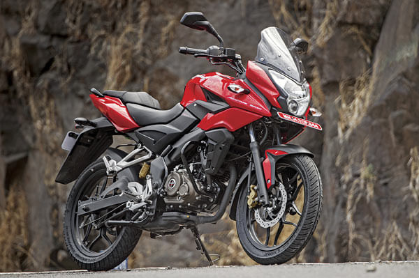 TVS Apache RTR or Bajaj Pulsar AS 150 TVS Apache RTR or Bajaj Pulsar AS 150