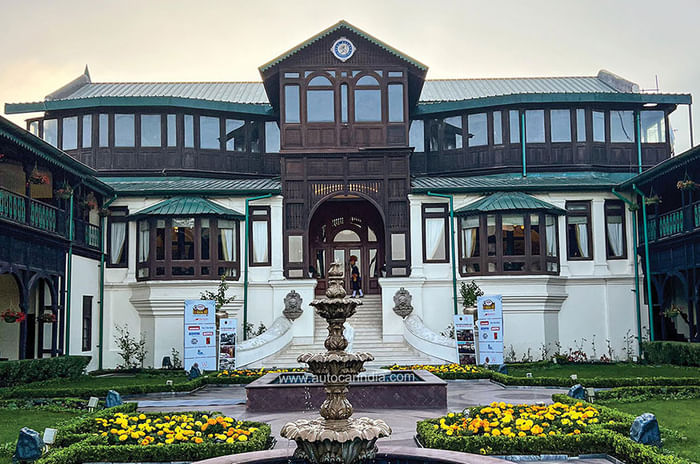 D&#233;j&#224; Vu: Nazir Hoosein Memorial Drive