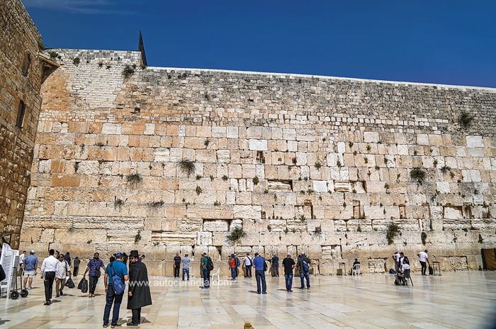 Feature: 2 Mercs, 3 seas, 7 days – a road trip across Israel