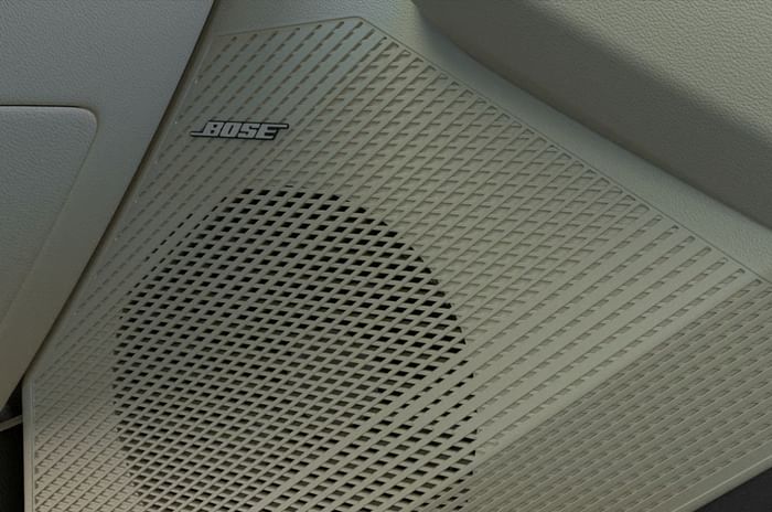Kia Carens Clavis Bose speakers