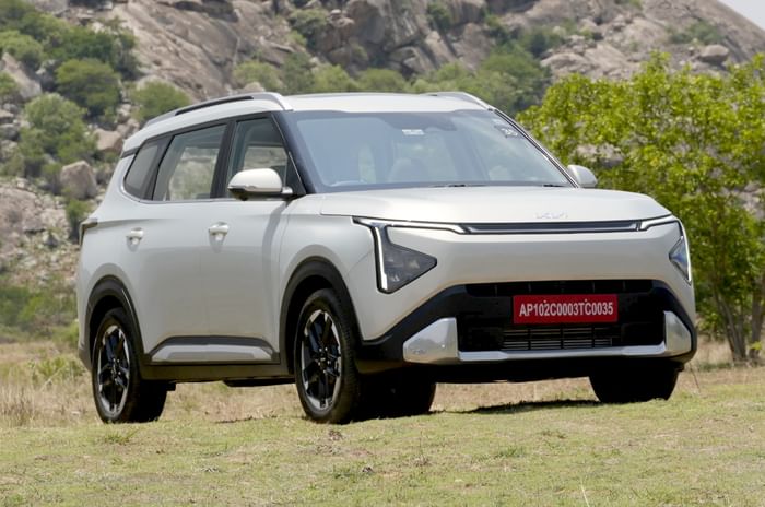 Kia Clavis front right side