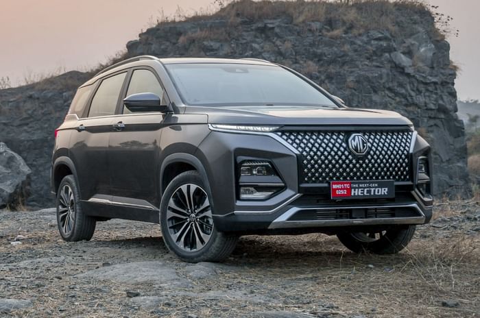 MG Hector front right side