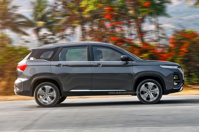 MG Hector side action driving MG Hector side action driving