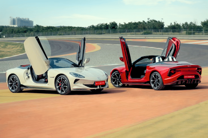 MG Cyberster scissor doors open