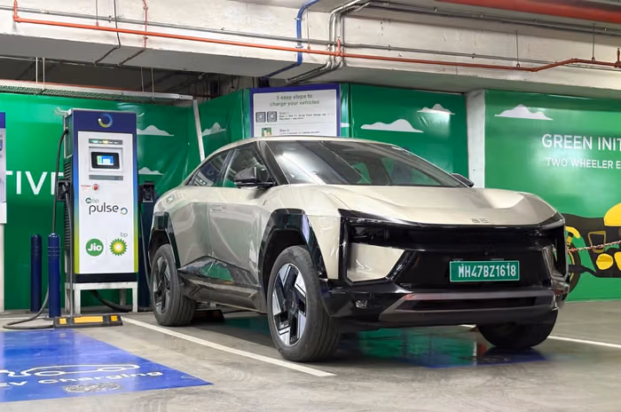 Mahindra BE 6 real world range test while charging Mahindra BE 6 real world range test while charging
