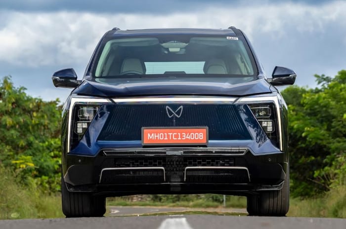 Mahindra XEV 9S front