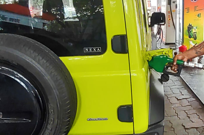 Maruti Suzuki Jimny petrol filling Maruti Suzuki Jimny fuel filling