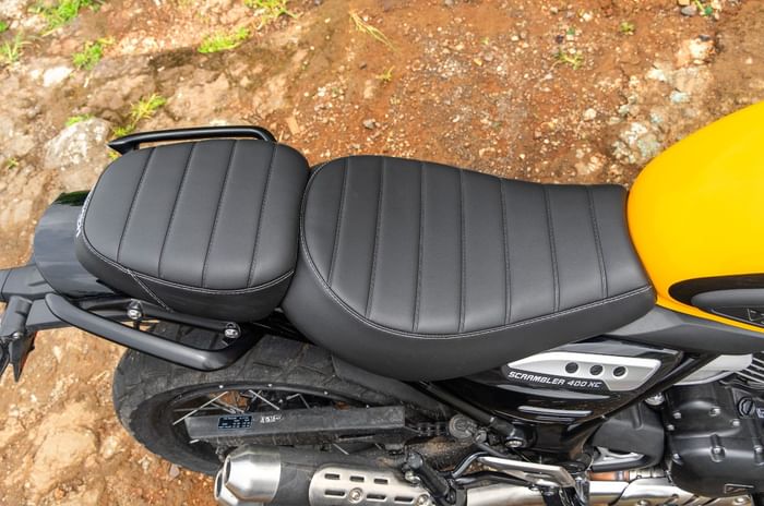 Triumph Scrambler 400 XC seats